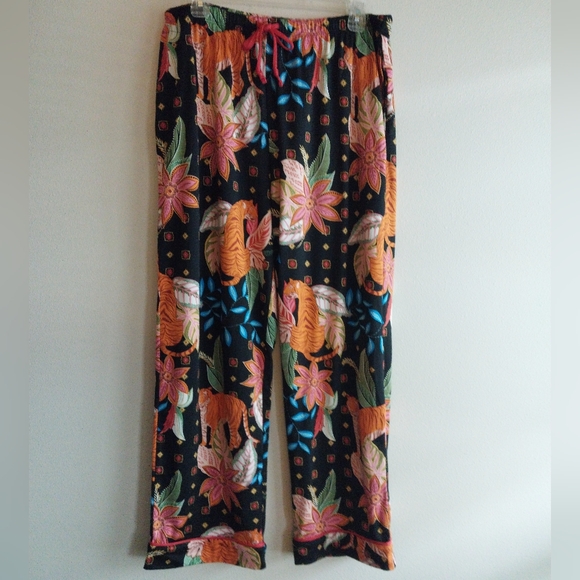 Room Service Multicolor Exotic Floral and Tiger Print Pajama Set NWOT - Picture 5 of 11